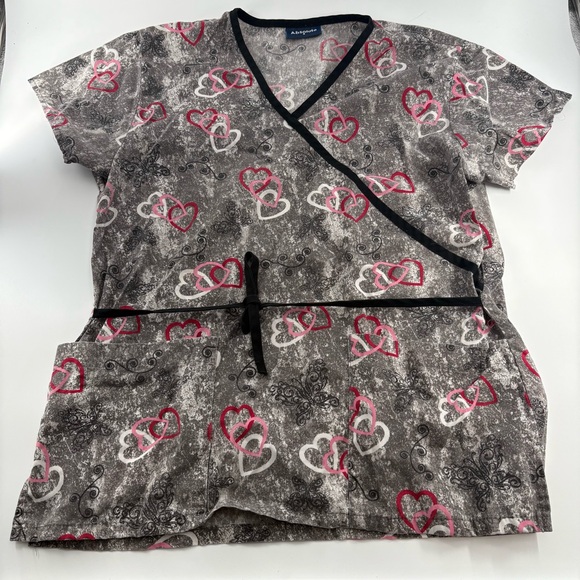 Absolutely Tops - Absolute Valentine's Day Scrub Top Heart Pattern